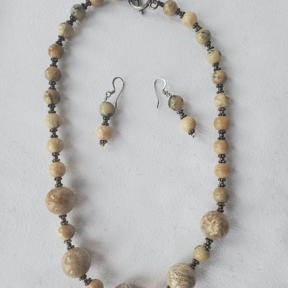 Fossil stone necklace & earrings set - Picture 5 of 5